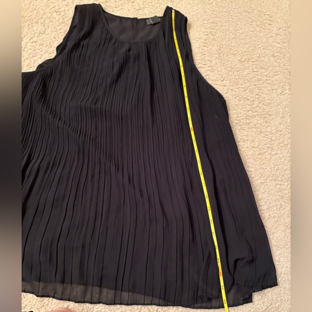 Halogen sleeveless flowy top, size M - Picture 4 of 6